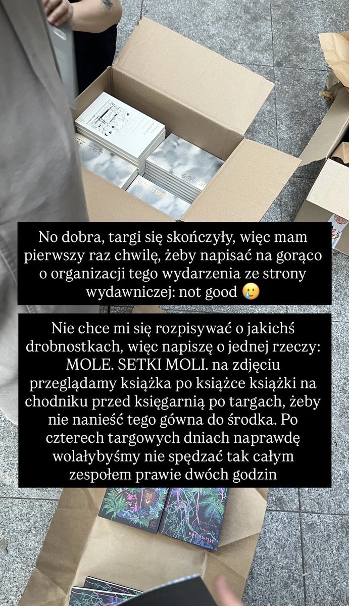 petillasoleille's tweet photo. JEŚLI BYLIŚCIE NA TARGACH W WARSZAWIE, SPRAWDŹCIE KSIĄŻKI, BO BYŁA PLAGA MOLI NA JEDNYM Z STANOWISK (O ILE NIE NA INNYCH) 

#twitteroweksiążkary 

źródło i screeny: @/wkrainietajfunow na instagramie https://t.co/JHPSvb7eCr