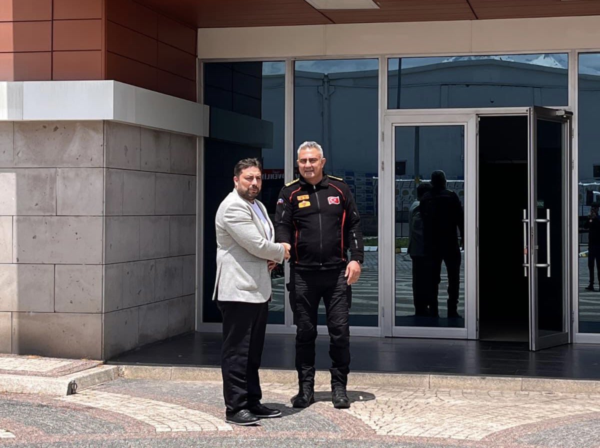 KayseriOSB's tweet photo. Kayseri OSB İtfaiyesi’nden sorumlu Yönetim Kurulu Üyemiz Mustafa Çanakçıoğlu, itfaiyemiz personelini ziyaret ederek bayramlarını kutladı ve çalışmaları hakkında bilgi aldı.
İtfaiye personelimizin bayramını kutlar, çalışmalarında başarılar dileriz. https://t.co/KTJbfwSvGp