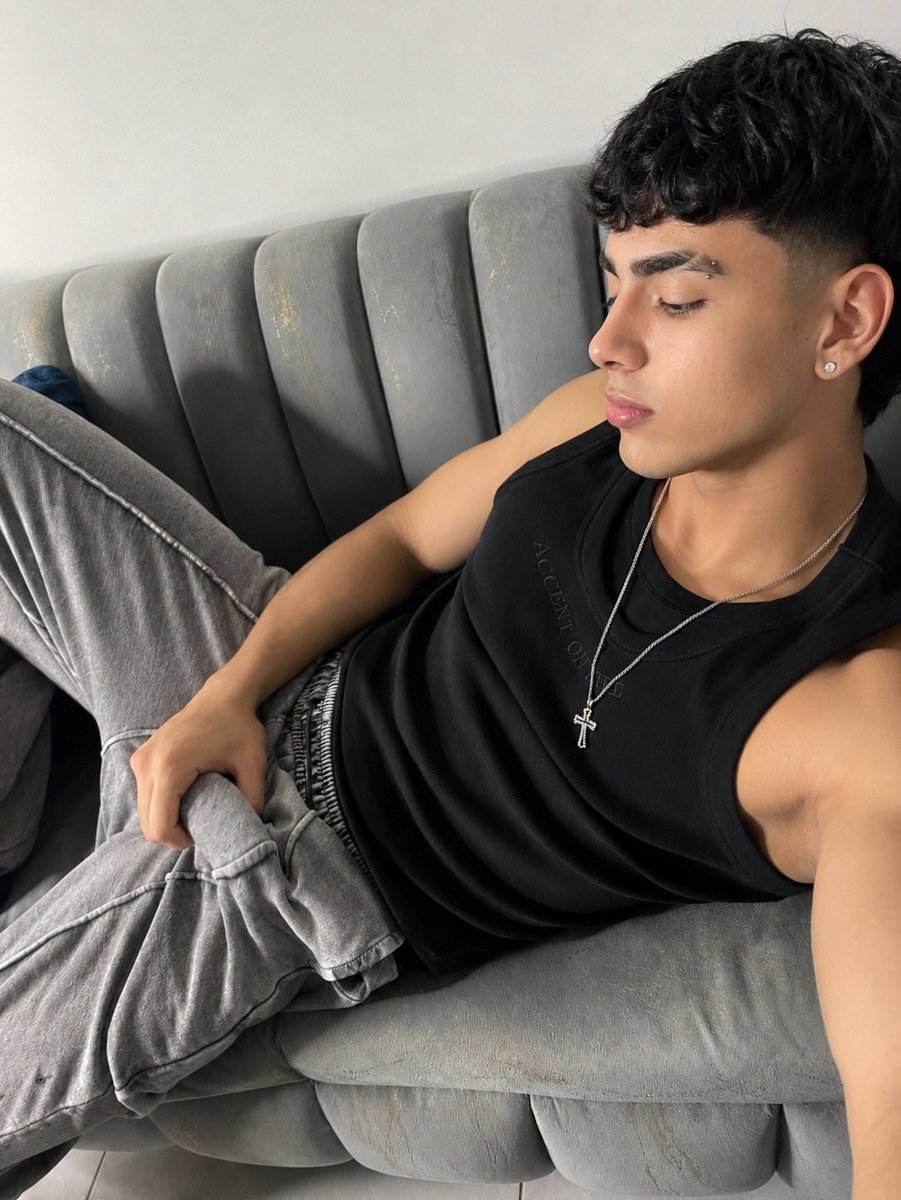 Edwinmejiaa01's tweet photo. Subscribe and enjoy all my content https://t.co/VJbK81BbEO 😏🔥
👇🏻👇🏻👇🏻 all content prívate 
https://t.co/ptKcCa2fi2 https://t.co/nWuPFpOp3j