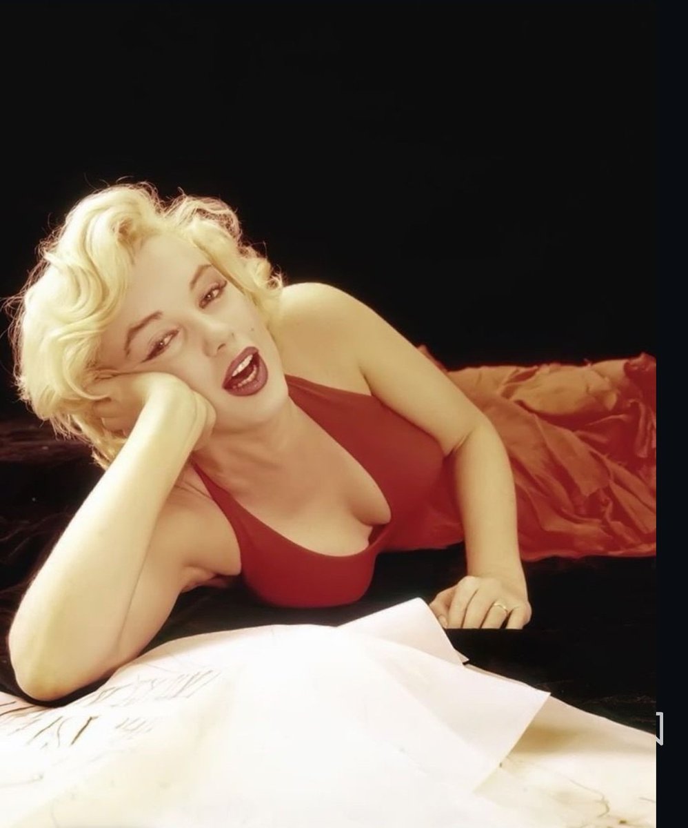 RockEA10's tweet photo. Happy Byirthday 🌹🥂 She would be 100 today. https://t.co/MYsfTWPAVX
