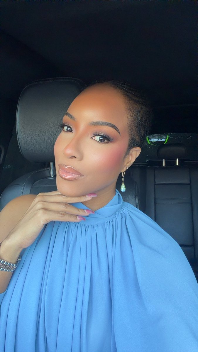 Joselyn_Dumas's tweet photo. June blessings 💕💕 https://t.co/9rQ2kQ8X7a