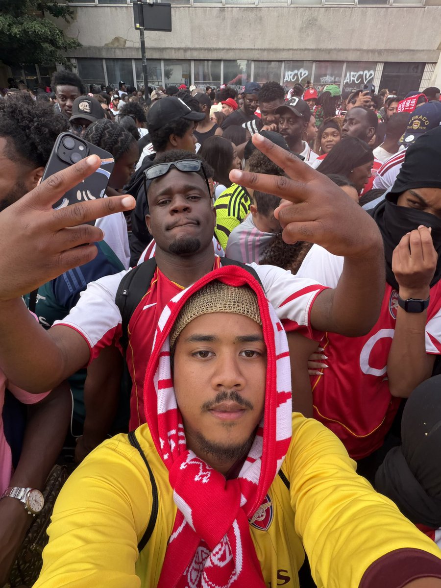 Ruben_MBD's tweet photo. NORTH LONDON FOREVER 🔴🤞🏾 https://t.co/j61BnXDDBT