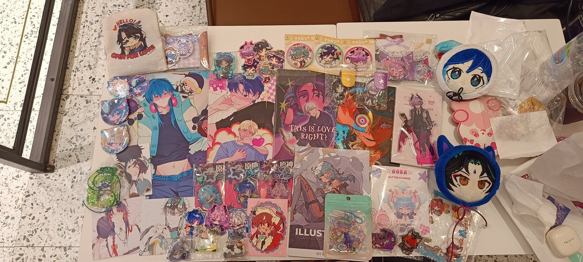__cara_MELLL__'s tweet photo. My (very late) CF22 haul hehe

I've already posted this on Instagram, but why not post it here as well (*ΦωΦ*)♡♡♡ https://t.co/ac3hSW9983
