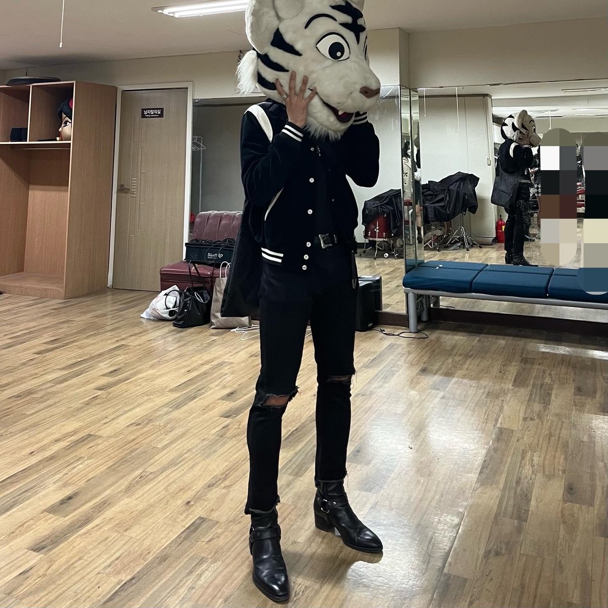 baddestmfxck's tweet photo. 가을 내놔라 https://t.co/Uh16UucyMe