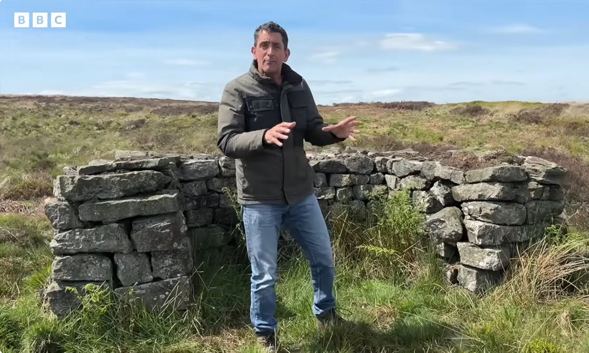 RaptorPersUK's tweet photo. Catching the people illegally killing Britain's birds of prey - BBC film goes behind the scenes with RSPB Investigations team.

New blog ⬇️

https://t.co/7DXm0KB6z7 https://t.co/vVxx2tO2zn