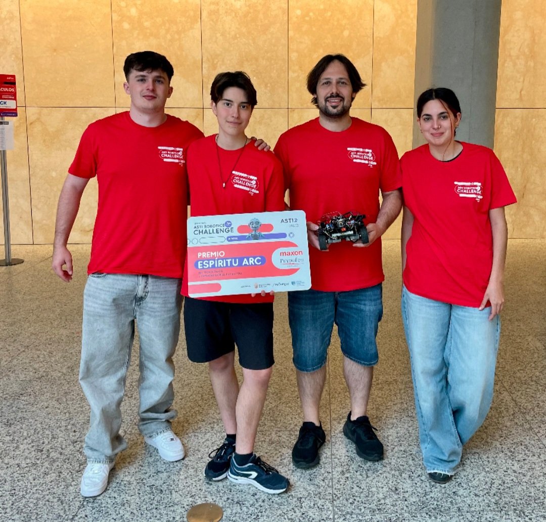 EdTbarcelona's tweet photo. 🏆 GUANYADORS DEL PREMI ESPÍRITU ARC A LA FINAL ASTI ROBOTICS CHALLENGE DE BURGOS 🤖

Enhorabona a la Xènia, la Irene, en Rubén i l’Alexander per aquest merescut reconeixement!

El Premi Espíritu ARC posa en valor actituds i competències que van més enllà de la competició.
1/3 https://t.co/QnFgovB7Lz