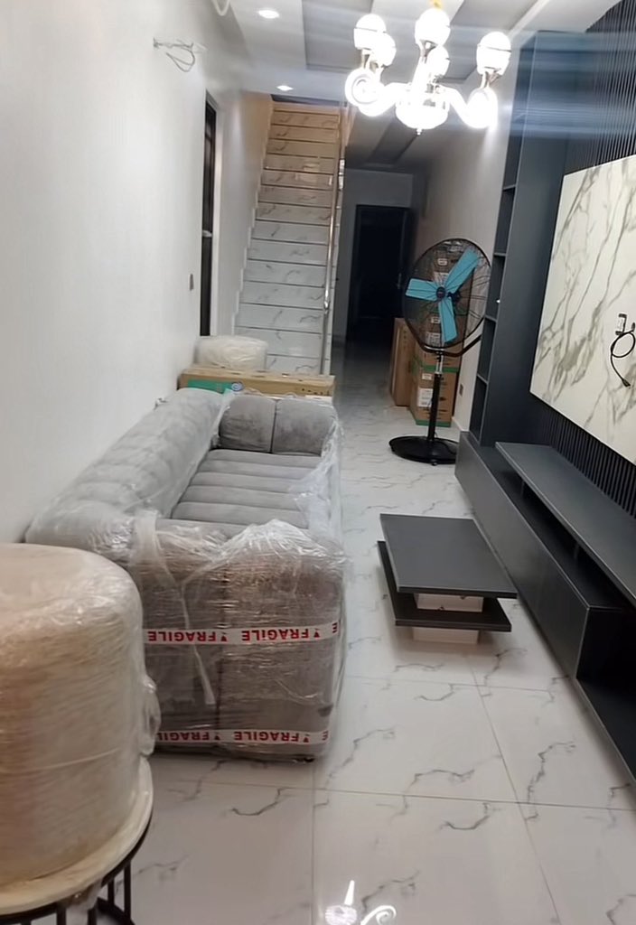 Zinnypearl2's tweet photo. After all the struggles ,the pain , the tears ,the sufferness ,no one believed in me but I did it 
Finally a house owner at 33yrs
Congratulations to me as I opened this new chapter of my life https://t.co/YahCQUIm31