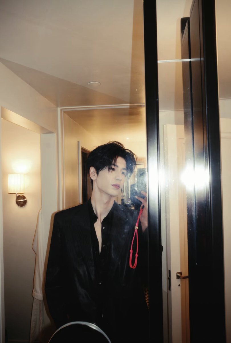 zh123_zip's tweet photo. 260601 장릉혁 도우인 일���
(* 웨이보 업로드 제외) https://t.co/0LYpzFv8Rj