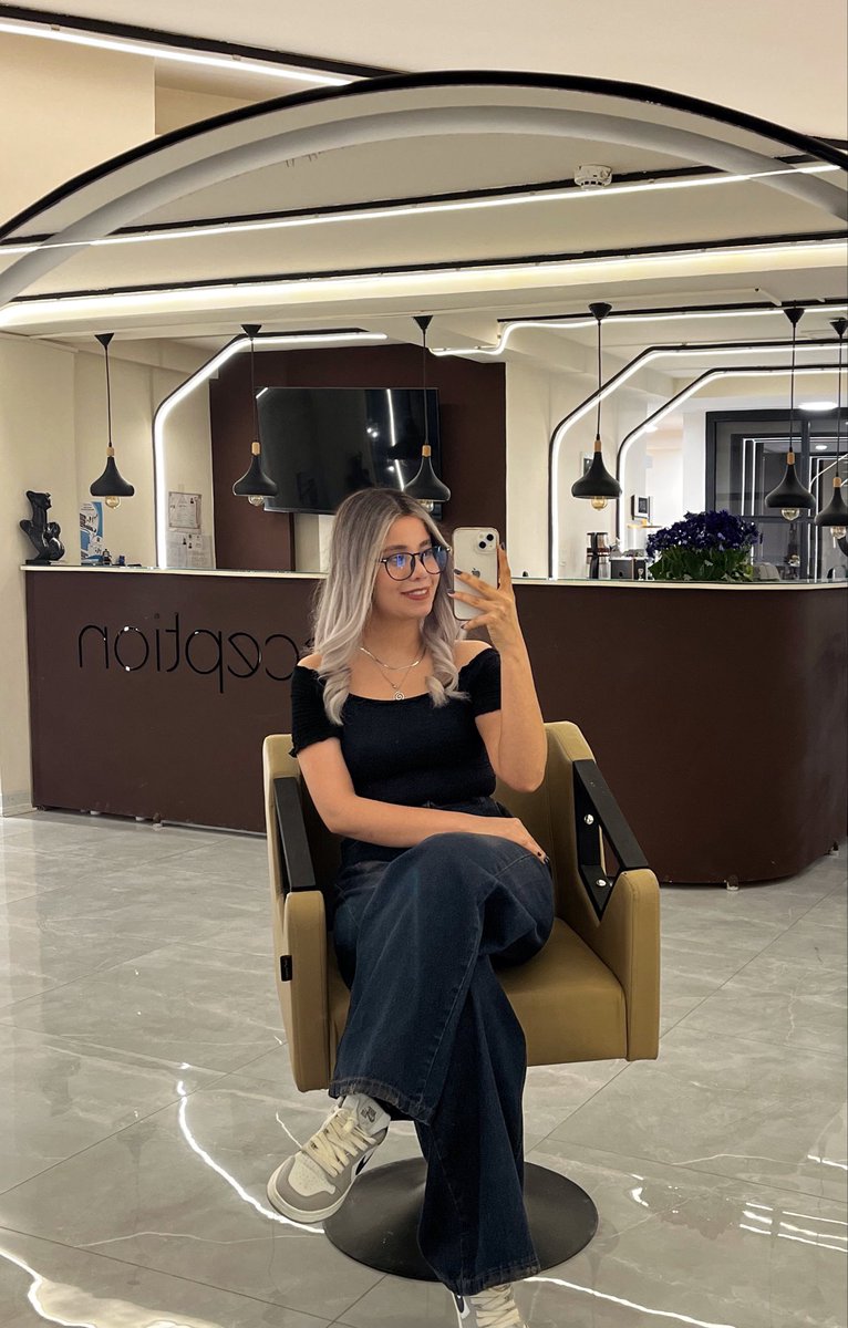 __Bluebrry's tweet photo. خب ،حالا دیگه کسی فک نمیکنه برای امتحان نهایی مدرسه استرس دارم 💆🏼‍♀️💅🏻 https://t.co/cHsBP3yVNk