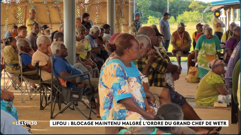 gcdebauer's tweet photo. @SakebonNC Le chef il a une batterie de sujet qui lui obéissent.
En face les bloqueurs aujourd'hui c'était une 100aine de personnes et pas vraiment des jeunes...

https://t.co/aNAAAN88YT https://t.co/F1DSXdyc90