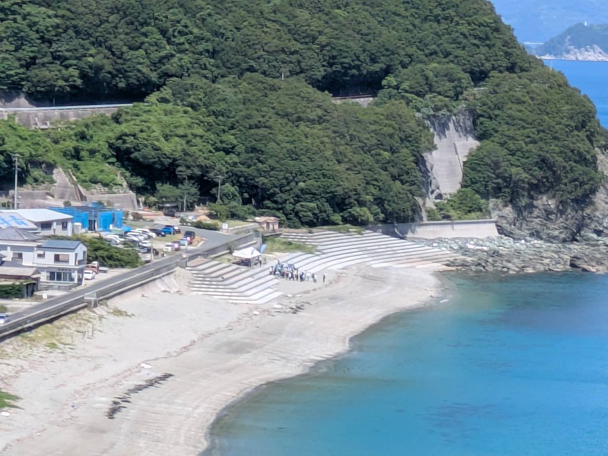 kubi_taoru's tweet photo. 佐田岬ふるさとウォークに参加中だったのですが、
矢野さんの声が岬の山道に響いていました。
思わず写真に撮りました。
 #やの部屋　#佐田岬ふるさとウォーク　#GOMIX https://t.co/De6VRirz5q