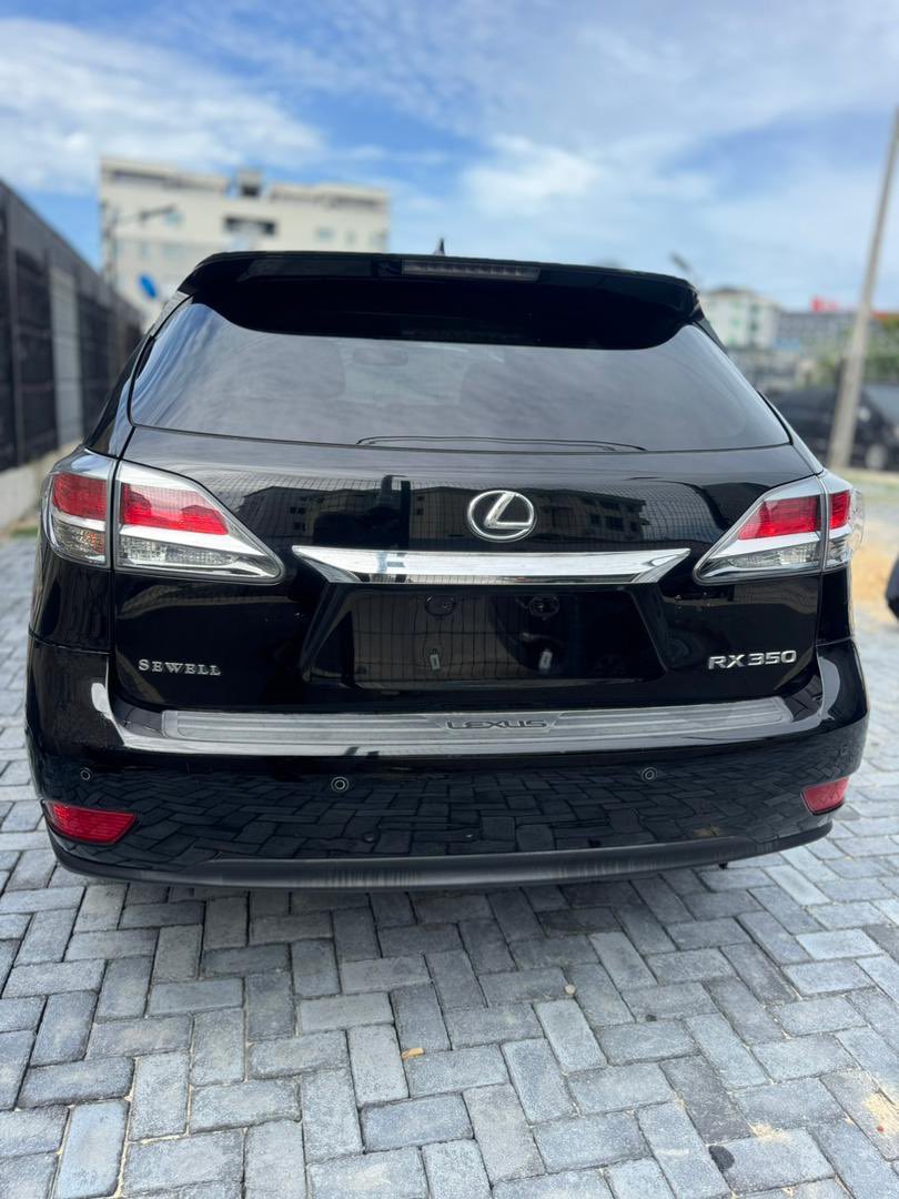 primeAutoDeals's tweet photo. LEXUS RX350 2015 TOKS 🇺🇸 FOREIGN USED 🇺🇸  SUN ROOF PARK ASSIST BSM AUTO FOLDING MIRROR CUSTOM INTACT MAY 2026 ENTRY  PRICE : 28.8M https://t.co/6MjpAm22MZ