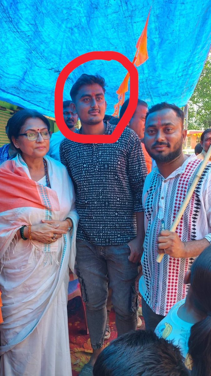 AITCofficial's tweet photo. Oh really?

Then WHO EXACTLY are these people standing with your party leaders?
@paulagnimitra1 @RoopaSpeaks 

And why were they campaigning for @BJP4India if they have nothing to do with the BJP ecosystem?

The @BJP4Bengal social media machinery seems to be working overtime to push the same FALSE NARRATIVE, completely ignoring the facts and developments that have emerged since.

The script is outdated.
The excuses are exhausted.
And the cover-up is collapsing! 🥱🍿