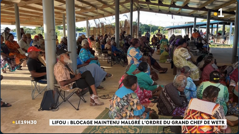 gcdebauer's tweet photo. @SakebonNC Le chef il a une batterie de sujet qui lui obéissent.
En face les bloqueurs aujourd'hui c'était une 100aine de personnes et pas vraiment des jeunes...

https://t.co/aNAAAN88YT https://t.co/F1DSXdyc90