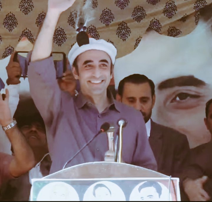 ArfaBhutto786's tweet photo. پچھلے الیکشن میں مجھ سے 9 سیٹیں چھینی گئیں۔ فارم 45 کا بندوست آپ نے کرنا ہے فارم 47 کا بندوست میں خود کر لوں گا، بلاول بھٹو کا شگر میں جلسہ سے خطاب

#ShigarMainTeerChaleyGa https://t.co/CRxN1rAuO2