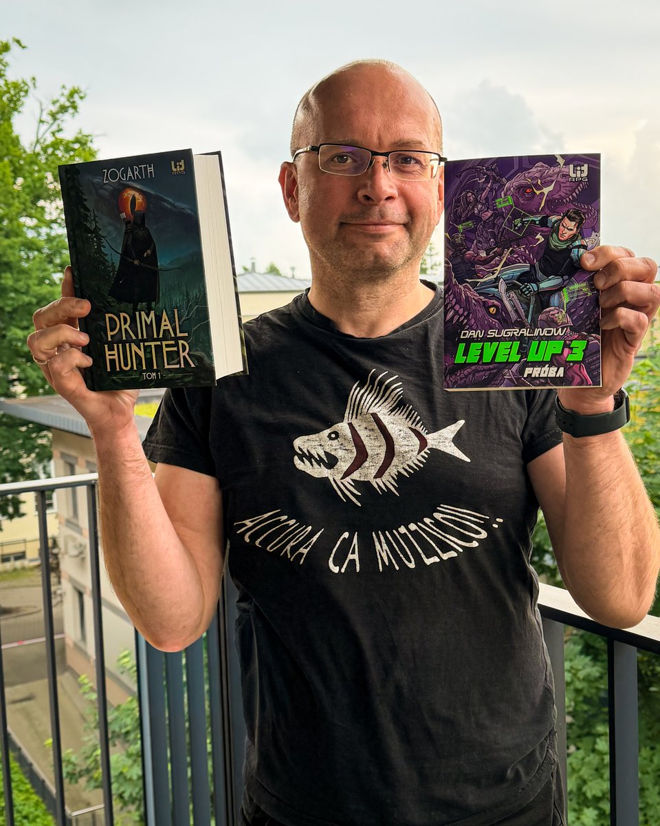 insignis_media's tweet photo. Przyszły prezenty na Dzień Dziecka! Podobno dużo dużych dzieci na nie czeka! #LitRPG #PrimalHunter #LevelUp https://t.co/cgAICW24Jn