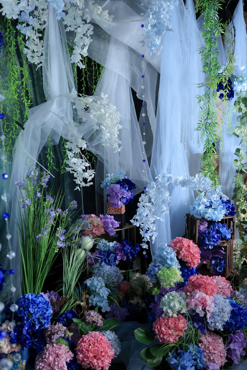 studio_colore's tweet photo. 6月の装飾ブース
テーマ《紫陽花》
ブース期間《6/1 (月)〜6/30(火)》

黒ホリに咲く紫陽花が登場✨
明るい撮影から、暗くて怪しい撮影も＿＿
普通はできない！紫陽花に囲まれた撮影ができるブースが登場✨

詳しくはコチラを✅
https://t.co/ysNAnOsPiM https://t.co/291qLToEZ6