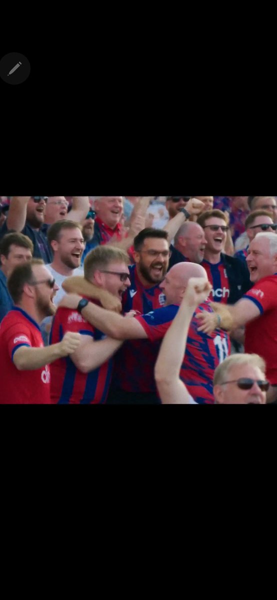 AndrewConnell73's tweet photo. @TomSandells Looks like there are quite a few who travel up from @CPFC to support the Manchester crisp cricket comp 🤣🤣. https://t.co/k1MNUDsAkE