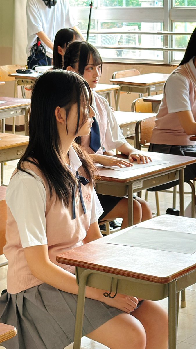 BLUEROSE_model's tweet photo. TikTok新ショートドラマ『教室の声』
本日6月1日（月）更新
『我慢の限界』
https://t.co/TFkVwzmapE
★教室から聞こえる、リアルな本音。
泣いて笑って考えてバトって…
青春の声を、もう一度。
お楽しみに😁
#ショートドラマ
#ショートフィルム https://t.co/IK6D9a6eQj