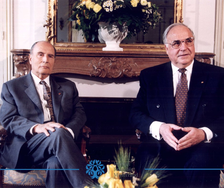IFMitterrand's tweet photo. 1-2 juin 1993 

François Mitterrand et Helmut Kohl se retrouvent à Beaune à l'occasion du 61ème sommet franco-allemand, et ce en présence du Premier ministre Édouard Balladur. https://t.co/pusiiMCW4S