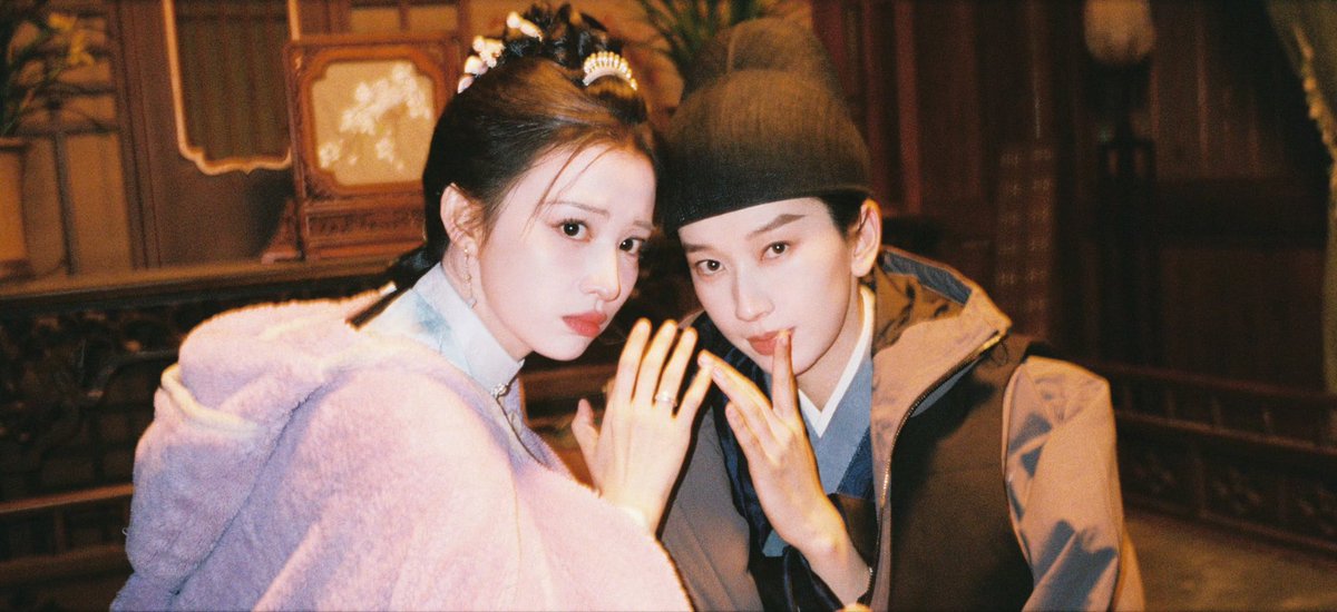churanzip's tweet photo. Liu Lingzi, Wang Churan’s best friend, visited the #Fusheng set today and brought a treat for the entire crew! Love their friendship 🥺🫶🏻

#WangChuran #王楚然 #浮生 https://t.co/n0X7rUHCsw