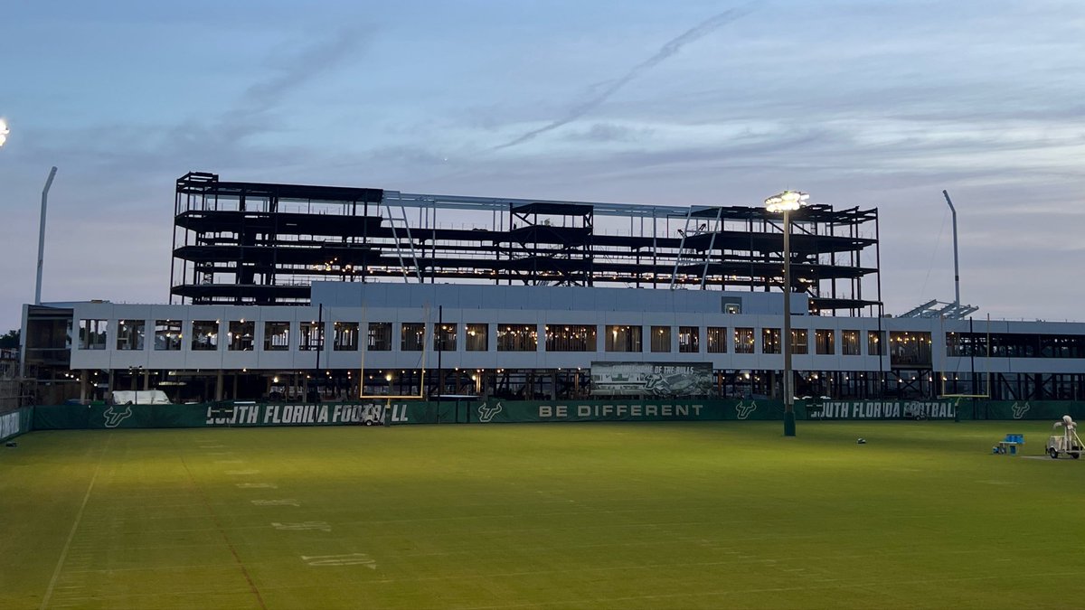RHiggins_USF's tweet photo. Sunrise from the Selmon: Less than ‘97 days away from our 30th @USFFootball season…our last season before being in our own home!

💯⛽️! 🚫🚗🛑!!! https://t.co/mybC3KjimH