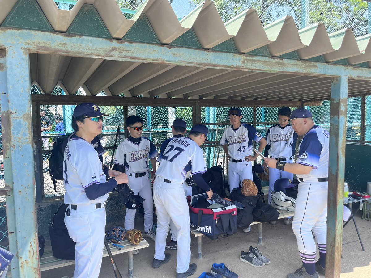 BB_FANGS's tweet photo. 🔥Game Day🔥
🗓️5/16 11:00
🆚東京パイレーツ様 ●2-5
🏟台東SC
【P】緑川、小山ー山田
【本】廣部

初回に廣部の本塁打で幸先よく先制。先発緑川は初回こそ失点するもその後は好投を続ける。両者膠着した展開で迎えた6回裏、守備のミスも絡み4失点を喫し逆転負け。
#代表不在　#主将肉離れ https://t.co/NxLeSu2xYc