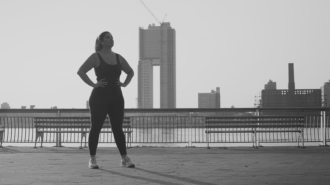 philipatilemile's tweet photo. Monday morning doesn't ask if you're ready. So I stopped waiting to feel ready and just moved. Earphones in. 
Chin up. 
This is what showing up for yourself actually looks like. 🖤✨ #MondayMotivation #MorningRun #SheShownUp https://t.co/WKwLqNi8hQ