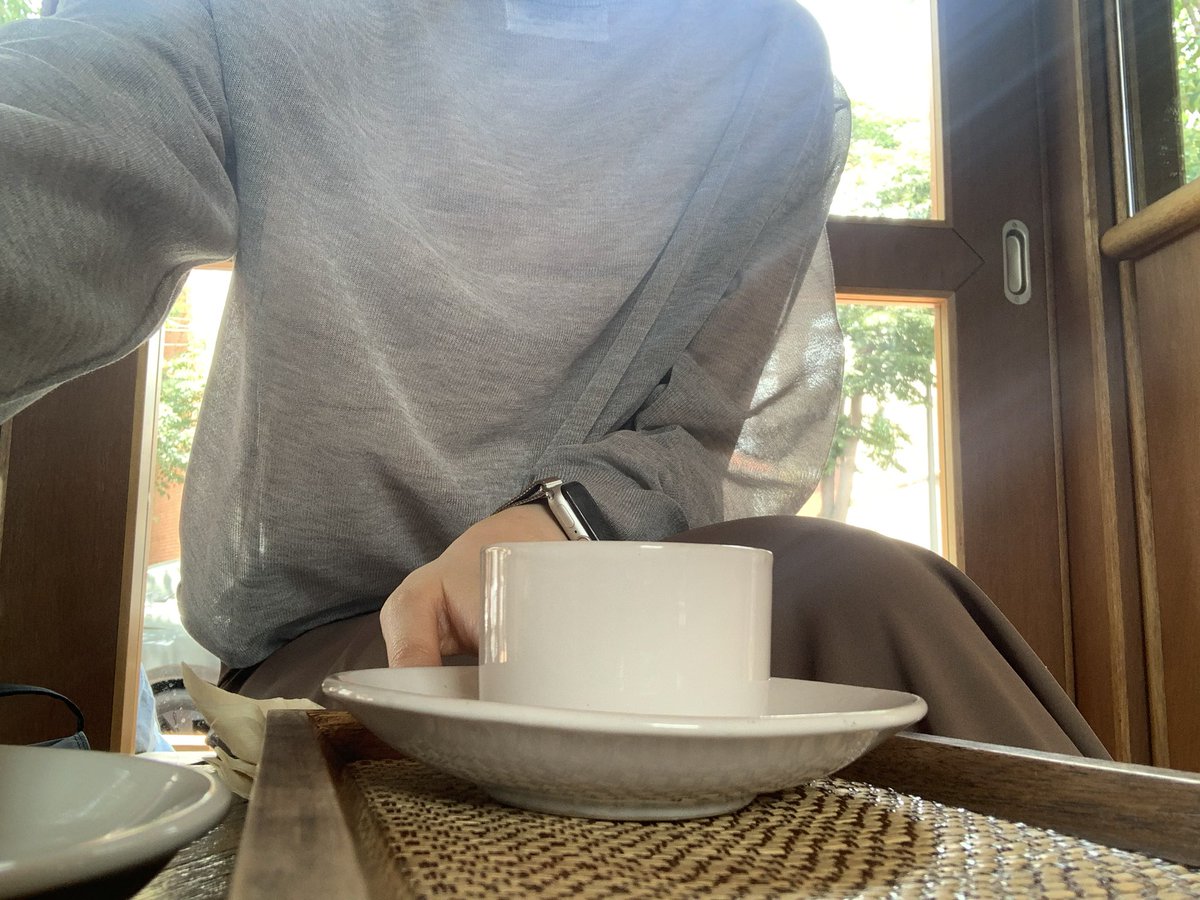 ___snim's tweet photo. 난 담백한 짜이가 더 잘 맞는 듯.. 들러붙는 듯한 단 맛이 덜해서 마지막 한 모금까지 만족스러웠던 높은산 https://t.co/sHhQBOkNcw