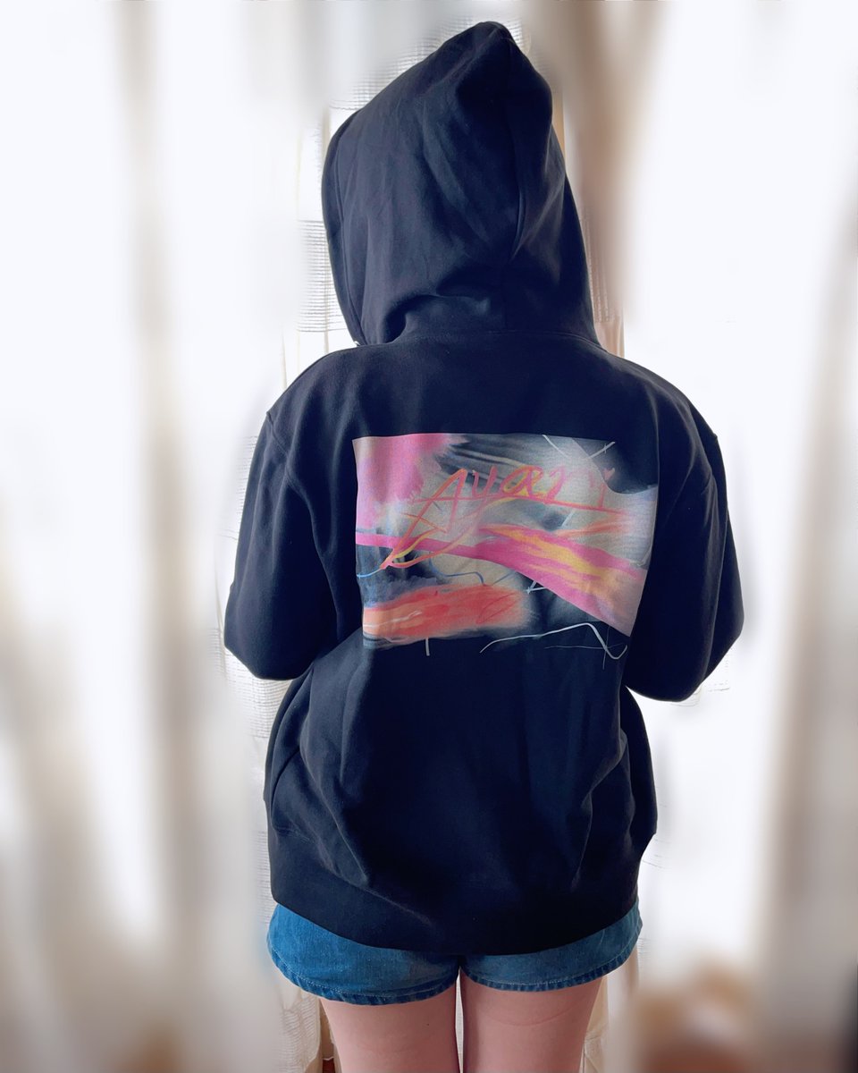 Ayr_222's tweet photo. 本日よりグッズ販売いたします。

・Tシャツ
・ジップパーカー
・トートバッグ

Design：ささみ孤月 @uMevicrFzP76224 

販売期間は今月いっぱい
6/30 23:59迄

※商品ごとにURLが変わりますのでご注意ください

#彩莉Ayari #彩莉
#Revius 
@Revius_2024 https://t.co/rSzSIHNzIQ