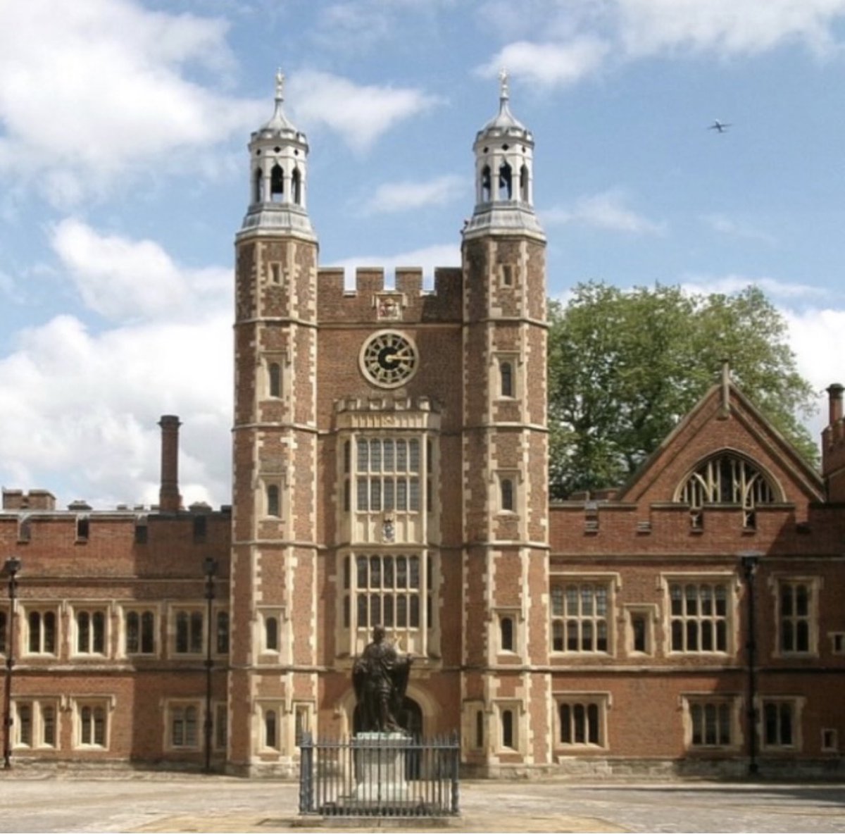 ElstreeSchool's tweet photo. We are very proud to share that three Elstree 2022 Leavers, William, Taro and Toby have been chosen as members of SIXTH FORM SELECT @Eton_College : a selected group of 19 highly able boys. All three boys were already Oppidan Scholars. Many congrats, what a fantastic achievement! https://t.co/aGm5TlCAqu