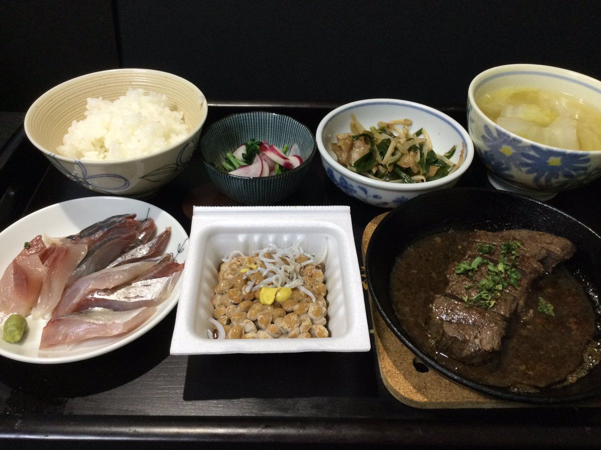 face_ship4's tweet photo. 夕食
鯵とフクラギの刺身
鹿のモモステーキ
納豆しらすトッピング他
#料理好きな人と繋がりたい https://t.co/MExYlGTOnX