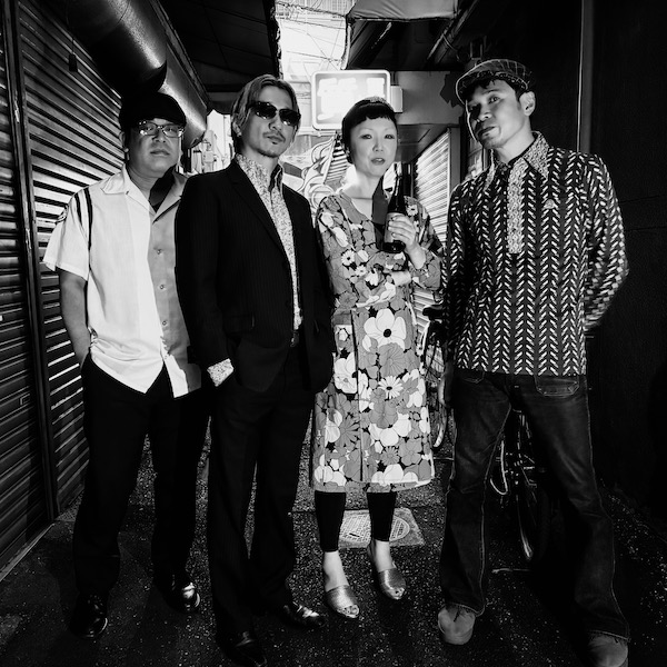 osamakyoudai's tweet photo. 【⚡️今夜21時からは3時間の生放送！⚡️】
今夜放送の #KingBrosRRHS では、なんと #キングブラザーズ のワンマンツアーに登場する東京の #OhFriends、大阪の #オータムス、福岡の #kuoleva、広島の #ThePATCHES がゲストで登場！

全国で視聴可能です！
https://t.co/jQ89ZisMco

#KingBrothers https://t.co/V1XvuGshyx