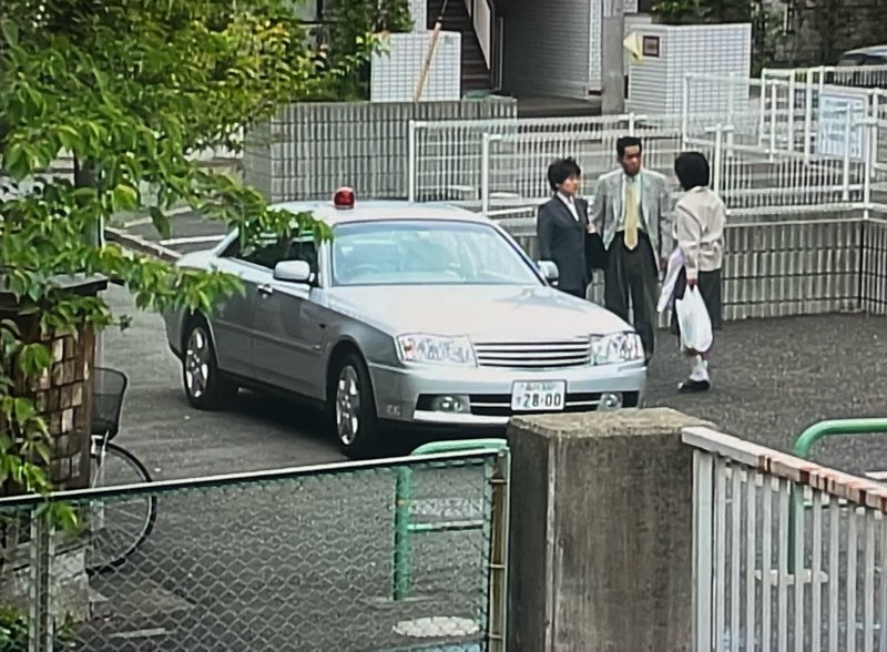 R34skyline4drgt's tweet photo. 9話はY31白パト2台と覆面はグロリアのみ。 https://t.co/MzOOmMUoSR