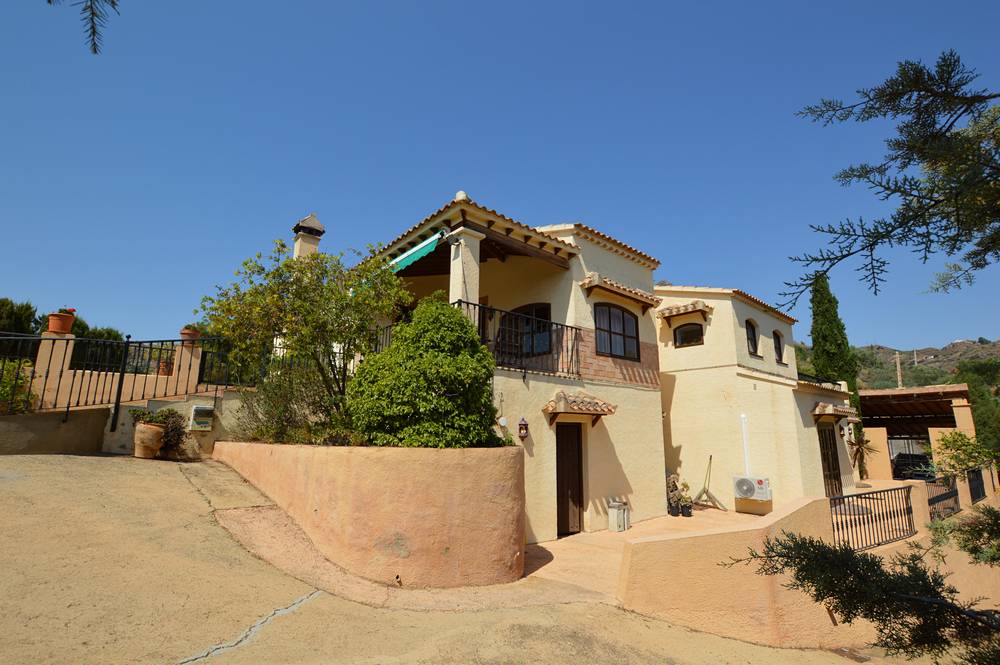 OliveHouseprops's tweet photo. OLV2116 4 bedroom villa &amp; pool in Bedar (Almeria) €479,995
https://t.co/ZrLddbnTZV
🏡 Elegant 4-bed, 4-bath villa near Bédar with a private pool, guest annex, panoramic mountain &amp; coastal views, and spacious terraces.
#SpainProperty #LuxuryRealEstate #VillaWithPool #DreamHome https://t.co/OIamY51yL3