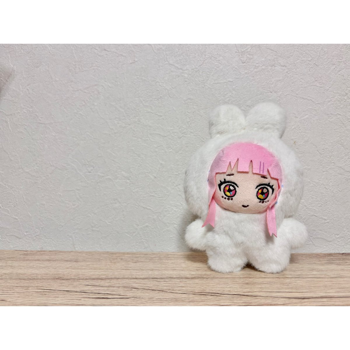 adknb's tweet photo. 友人の晴川シンタ先生から百瀬アキラぬいをご厚意で頂きました💫※非売品
写真見て可愛くていつ発売するの！？と聞いてしまった女なので我が家に来てくれてとても嬉しい〜！！！！
大サイズのうさぎさんがギリギリ着れました🐰
本当にありがとう〜！！！！！！！ https://t.co/rkq3kyWYWu