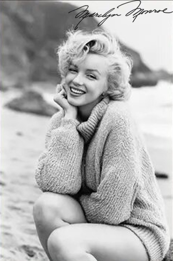 Lucousch's tweet photo. 100 YEARS !!! 
Anniversary of Marilyn Monroe 
Of a woman who was feeling sad and lonely while admired by the whole world https://t.co/i6gnE3IP8H