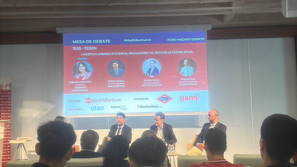 AroaNezz's tweet photo. Segunda mesa redonda #Madridsemueve Logística urbana https://t.co/3kcd6i1Q3x
