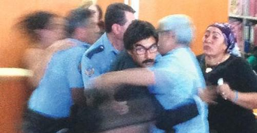 fettahfuzesi17's tweet photo. ethem sarısülük'ün katili "peruklu" ahmet şahbaz, devletin koruduğu katillerden birisi, 1 yıl hapis yatıp sonra tahliye olduktan sadece 15 bin tl ceza verildi https://t.co/oXQiyGasuV