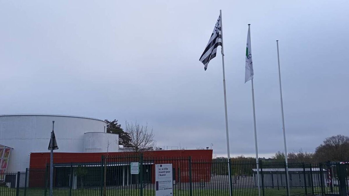 pnbsbb's tweet photo. 📢 Communiqué du Parti National Breton après le retrait scandaleux du drapeau breton par le maire d’Orvault 

👉 Adhérer : https://t.co/fOJBpx333G 👉 Suivre @pnbsbb https://t.co/XMRzzlNrFu