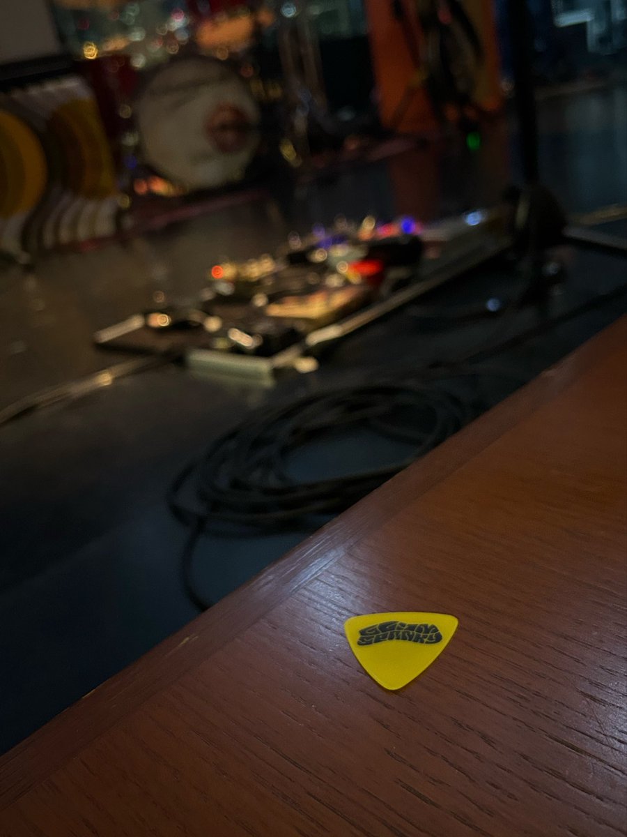 jun_official's tweet photo. 2026.05.29 【 music from NANO universe 】 Billboard Live TOKYO / GLIM SPANKY

グリムスパンキー初のビルボードライブを最前列のセンターで観ました。ピックをゲットした方に写真を撮らせていただきました。ありがとうございます。😺🫶

#GLIMSPANKY
#グリムスパンキー https://t.co/m3Rr8AJz5R