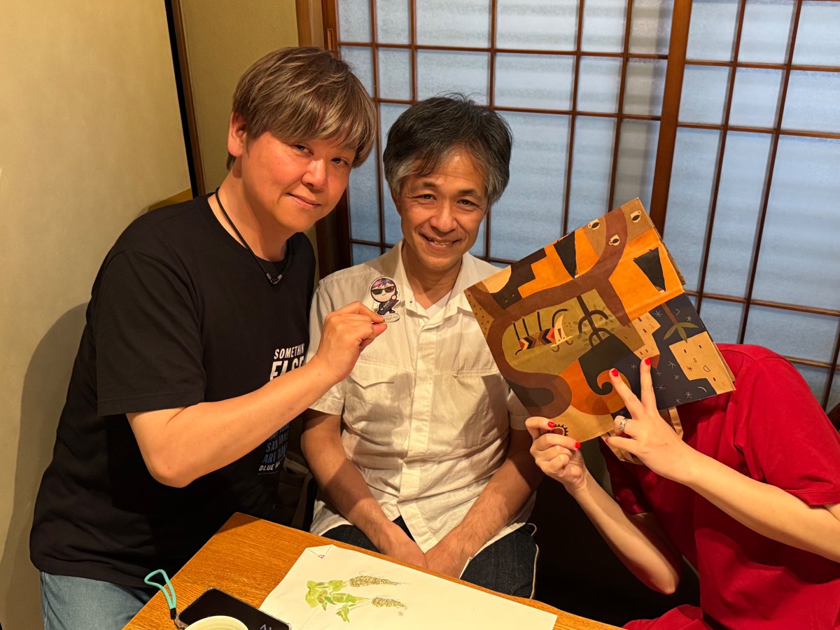 itoken0705's tweet photo. 先日は怒濤？の"ぴよりん"推しでしたが、実は名古屋に伺い、作曲家35周年ライブグッズにて、私のキャラ絵を担当頂いた愛内あいるさんと、元スクウェア小泉今日治氏とともに食事会＆打ち上げでした！
これで35周年ライブは全て打ち上がりました、改めて皆様ありがとうございました！🙇‍♂️ https://t.co/MOGRYNfAKm