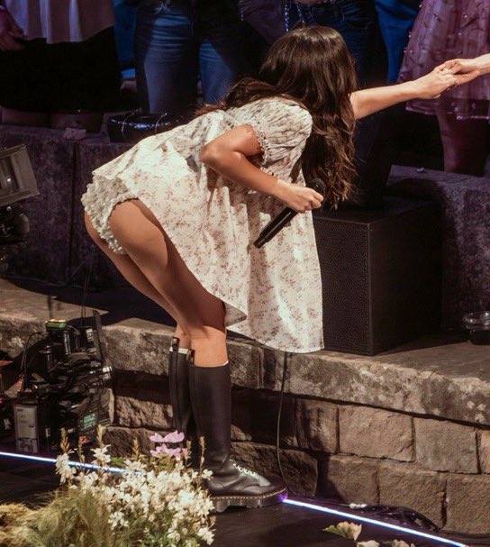 celebg00ner_'s tweet photo. Olivia Rodrigo’s ass, that’s the tweet. https://t.co/9KlEEN49Ba
