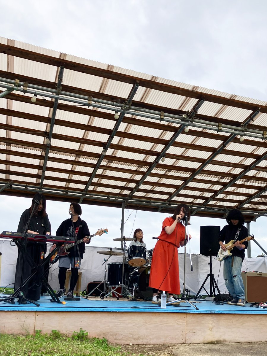 papalion_lionel's tweet photo. 楽しかった１日を思い返しながらほろ酔い気分でのんびりライブ♪また会おうねー

リュックサックス🎸Wochikochi Stage（をちこちステージ）

5月24日（日）#山餐サウンズ2026＠ふくしま農家の夢ワイン（福島県二本松市） https://t.co/p9E6ZRYrRT