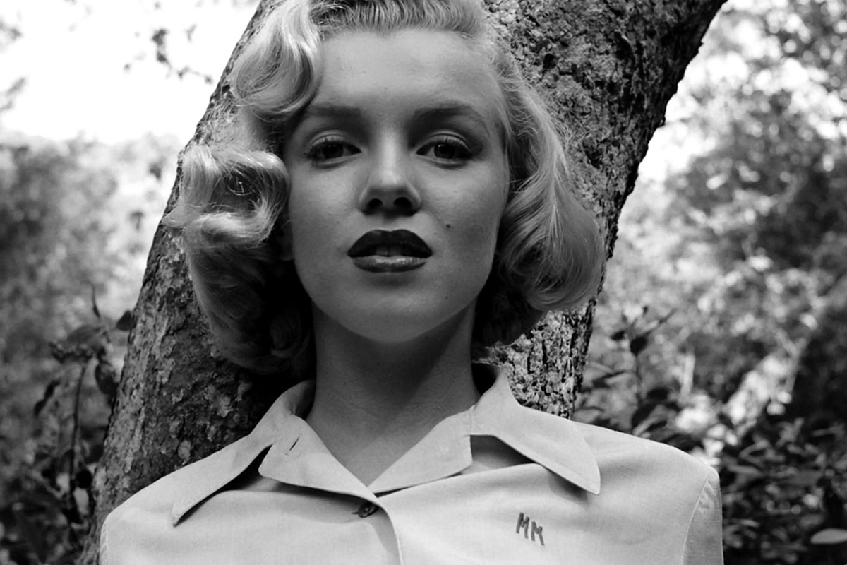 Lucousch's tweet photo. 100 YEARS !!! 
Anniversary of Marilyn Monroe 
Of a woman who was feeling sad and lonely while admired by the whole world https://t.co/i6gnE3IP8H