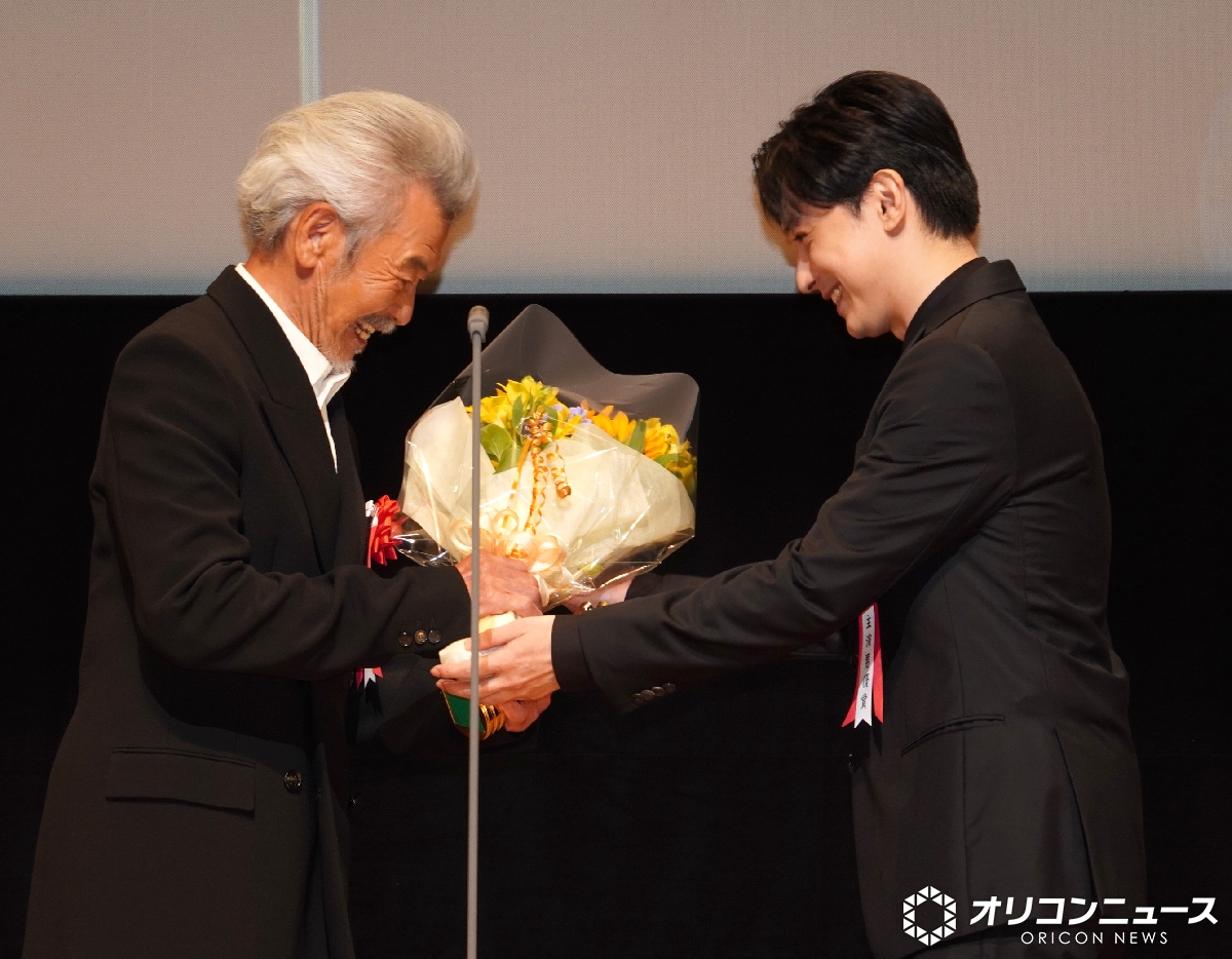 oricon's tweet photo. 吉沢亮、映画『国宝』の上映が1年続き驚き⚡️
どの現場でも話題に🗣️
「こんな経験は今までなかった」

https://t.co/44xyZptWKo

#日本映画批評家大賞 @jmcao1991 https://t.co/8fIDLn6ytf