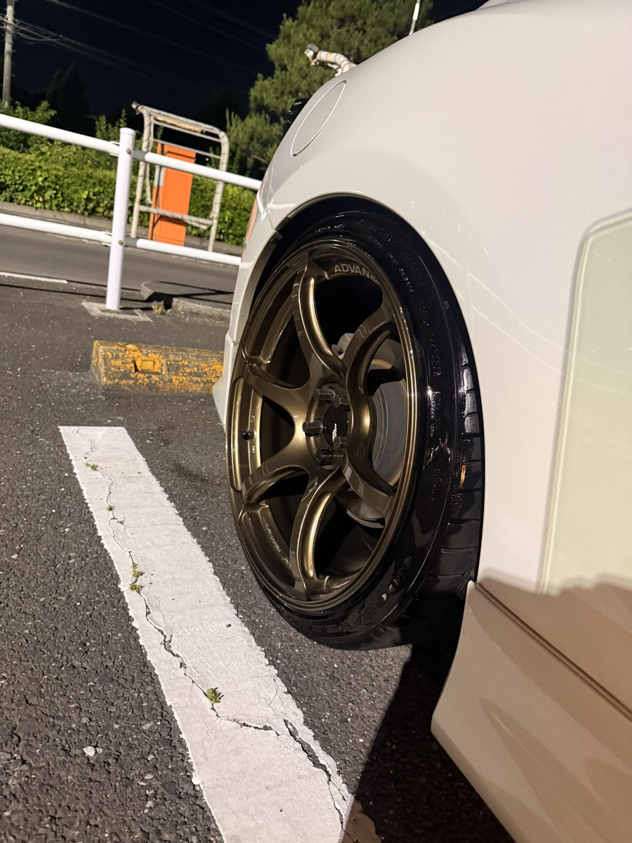 Eternal_86's tweet photo. やっすいタイヤなのでやっすいタイヤワックスで十分🥹 https://t.co/NdAyKmS0h1