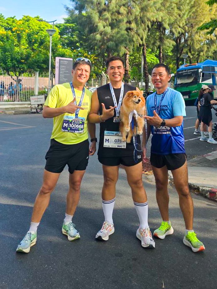 NinjaTooK's tweet photo. 👟✨ ลุงตุ๊ก และ ผองเพื่อน ที่งาน Skechers Friendship Walk &amp; Run 2026 🫶 ดีใจที่ได้เจอกันครับ 🥰 ep.2

#SkechersTH #SkechersFriendshipWalkandRun2026 #GoWalkTogether #WalkWithPets
#เดินกับเพื่อนสี่ขา #tookkyrun https://t.co/NzqXal6C9A