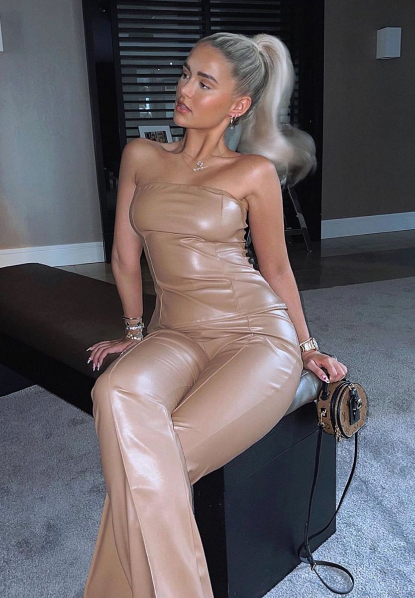 Leather Mistress tweet media