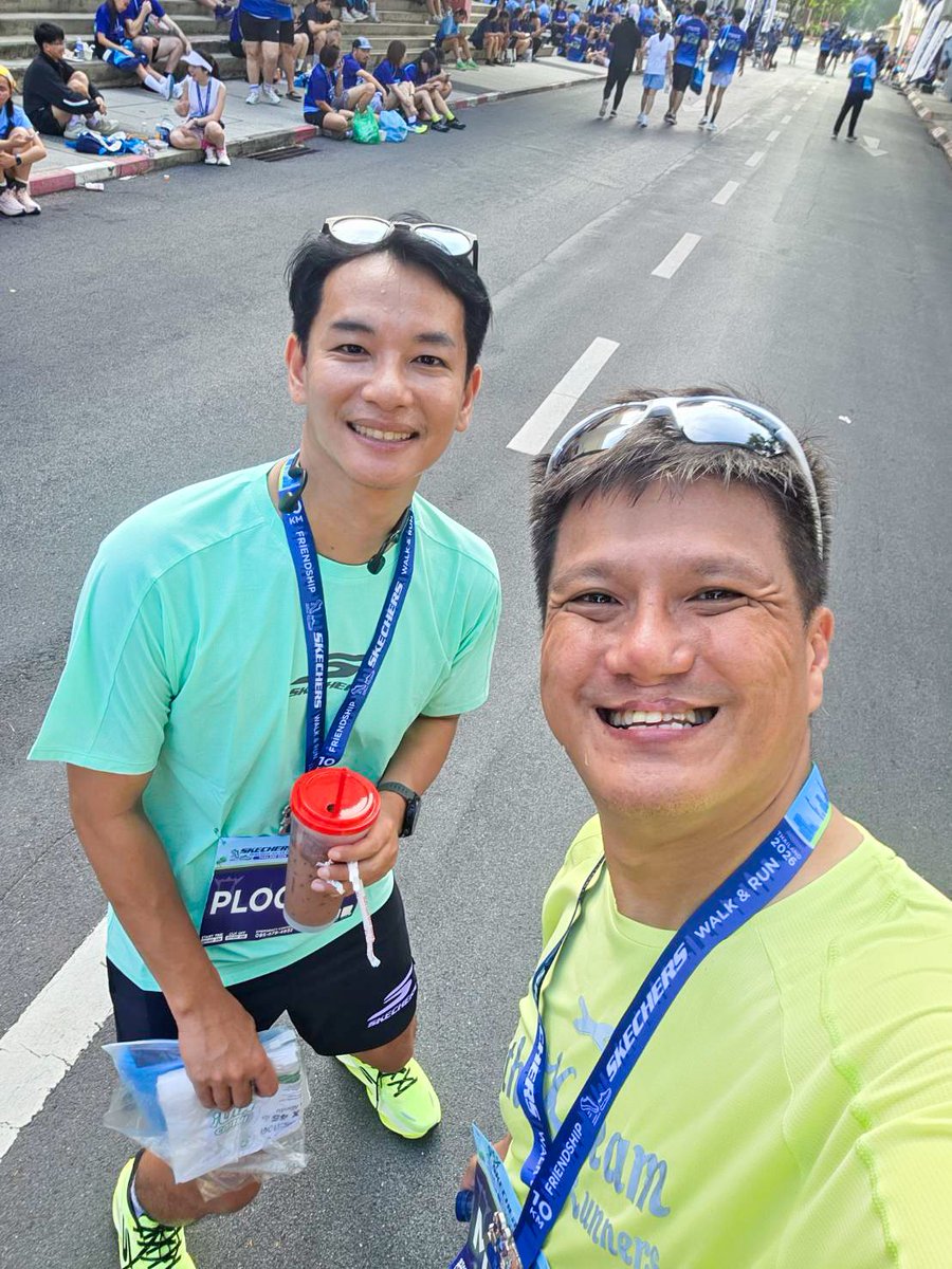 NinjaTooK's tweet photo. 👟✨ ลุงตุ๊ก และ ผองเพื่อน ที่งาน Skechers Friendship Walk &amp; Run 2026 🫶 ดีใจที่ได้เจอกันครับ 🥰 ep.2

#SkechersTH #SkechersFriendshipWalkandRun2026 #GoWalkTogether #WalkWithPets
#เดินกับเพื่อนสี่ขา #tookkyrun https://t.co/NzqXal6C9A